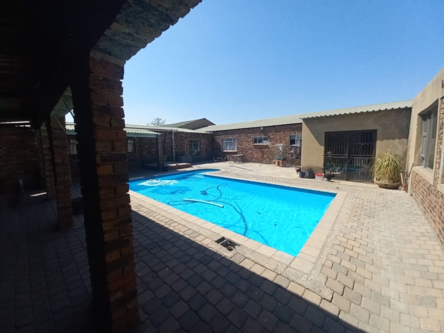 7 Bedroom Property for Sale in Vaal Power A H Free State